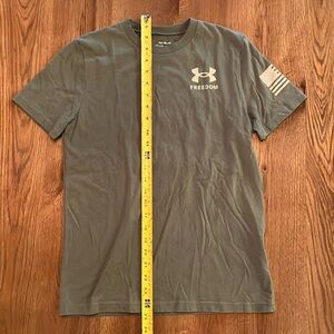 Under armour Youth Large Green Freedom t-shirt